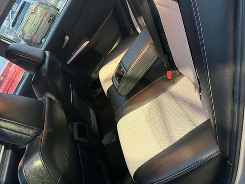 Used 2014 Toyota Camry SE image 15
