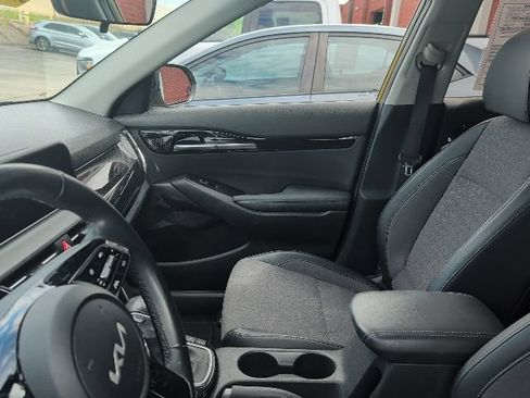 Used 2024 Kia Seltos S AWD/4WD image 6