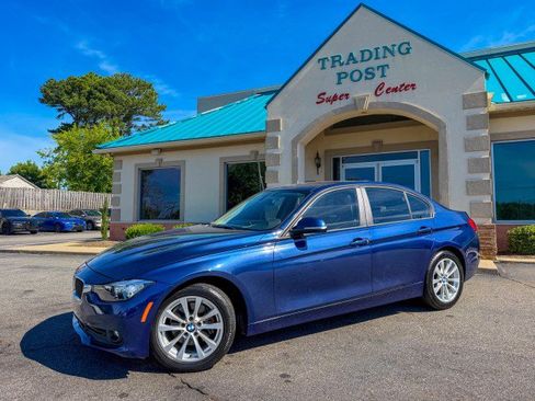 Used 2017 BMW 320i Sedan RWD image 25