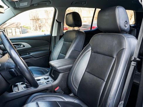 Used 2019 Chevrolet Traverse LT w/ LT Premium Package image 14