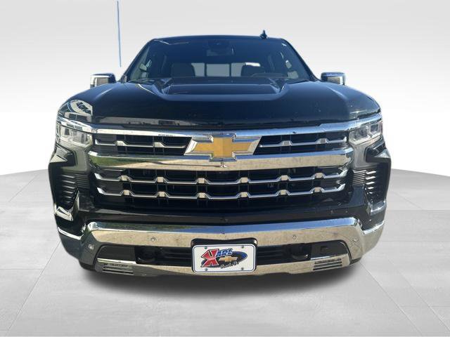 Used 2023 Chevrolet Silverado 1500 LTZ w/ LTZ Convenience Package II AWD/4WD image 3