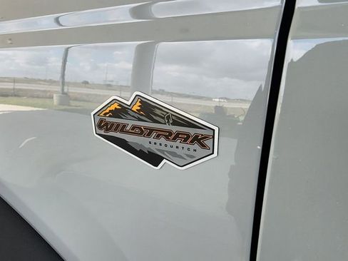 Used 2023 Ford Bronco Wildtrak image 15