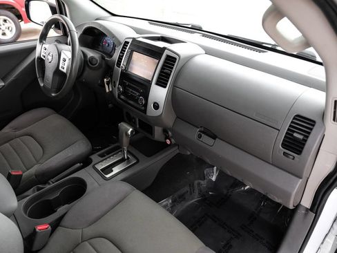 Used 2019 Nissan Frontier S RWD image 9