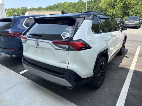Used 2022 Toyota RAV4 XSE AWD/4WD image 42