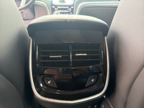 Used 2019 Cadillac XTS Luxury FWD image 32