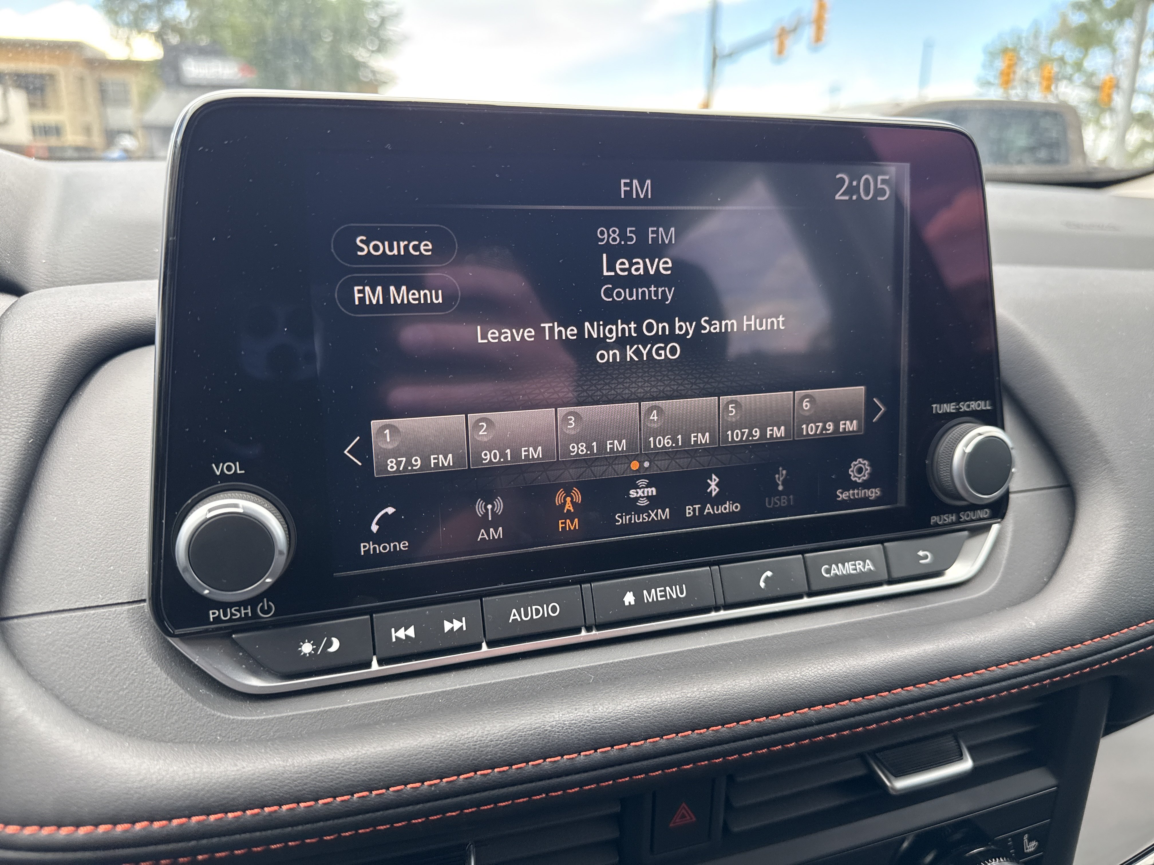 Certified 2025 Nissan Rogue SV AWD/4WD image 17