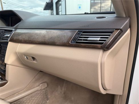 Used 2010 Mercedes-Benz E 350 4MATIC Sedan image 36