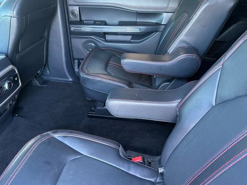 Used 2022 Ford Expedition Max Limited image 12