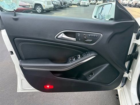 Used 2014 Mercedes-Benz CLA 250 4MATIC image 17