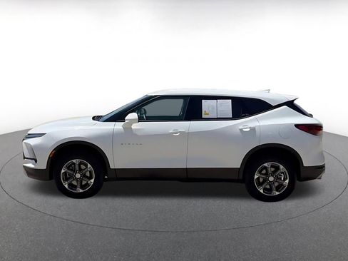 Used 2025 Chevrolet Blazer LT FWD image 9