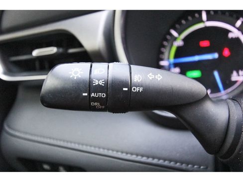 Used 2021 Toyota Highlander Limited FWD image 17