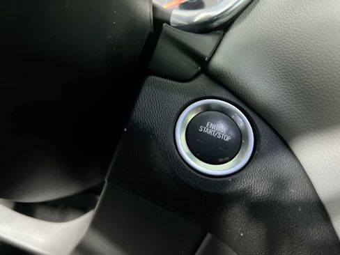 Used 2020 Chevrolet Equinox LT FWD image 18