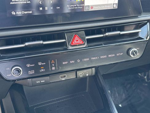 Used 2025 Kia Niro Wave image 21