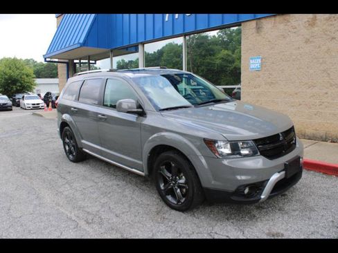 Used 2020 Dodge Journey Crossroad FWD image 1