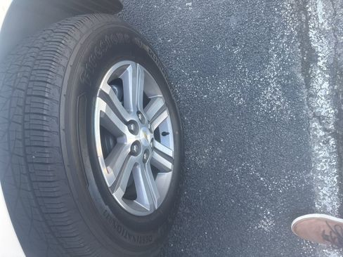 Used 2015 Chevrolet Traverse LT image 7