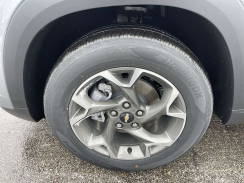 New 2026 Chevrolet Trax LT w/ Sunroof Package image 10