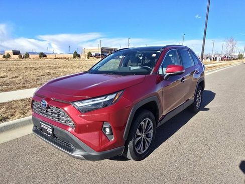 Used 2022 Toyota RAV4 Limited image 1