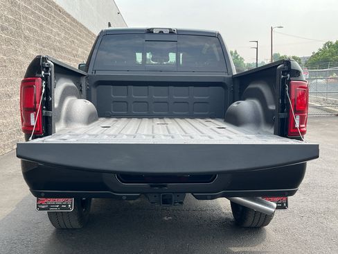 New 2026 RAM 2500 Laramie w/ Night Edition AWD/4WD image 8