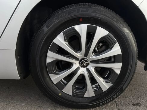 Used 2021 Toyota Prius LE image 41