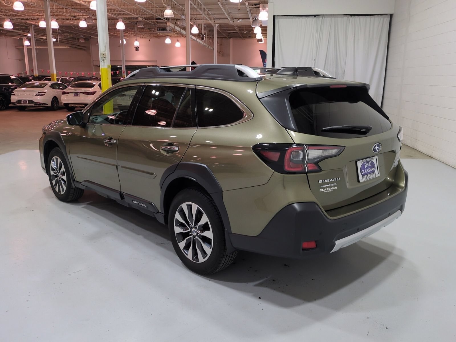 Certified 2023 Subaru Outback Touring AWD/4WD image 5