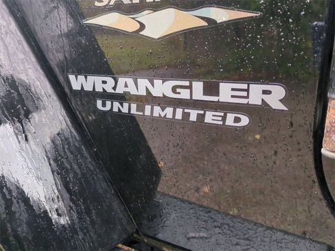 Used 2014 Jeep Wrangler Unlimited Sahara w/ Dual Top Group image 22