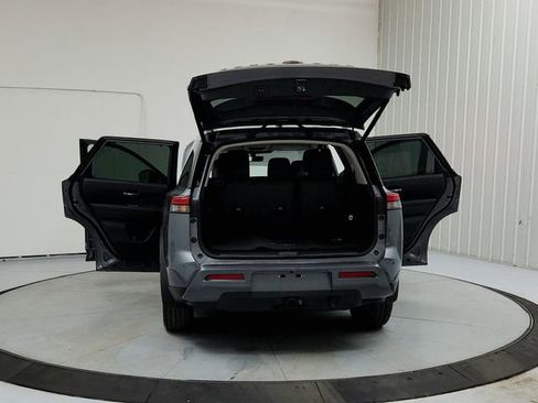 New 2026 Nissan Pathfinder Platinum FWD image 14