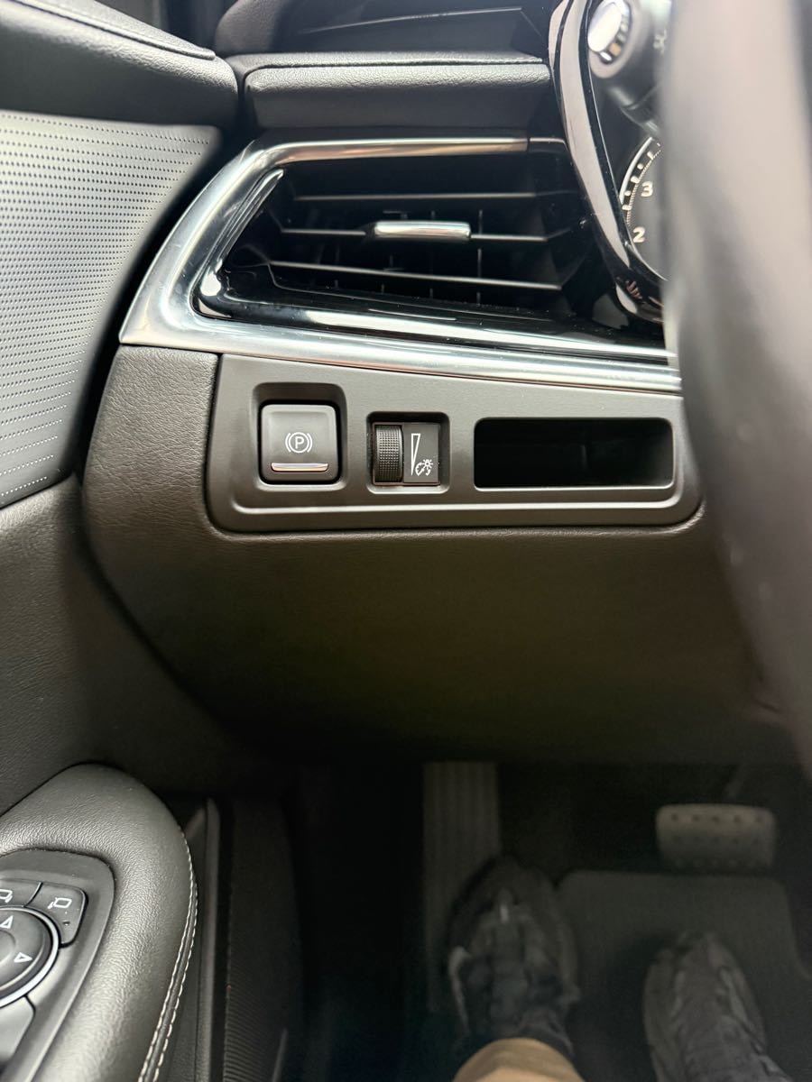 Used 2020 Cadillac XT6 Premium Luxury FWD image 28