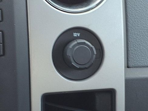 Used 2012 Ford F150 XLT w/ XLT Chrome Pkg image 17