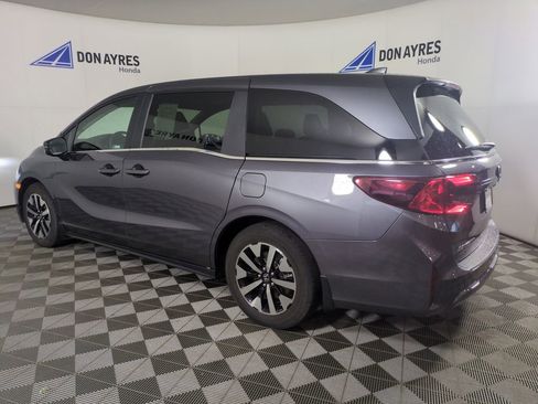 Used 2025 Honda Odyssey EX-L image 3
