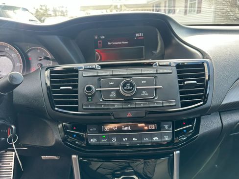 Used 2017 Honda Accord Sport image 22