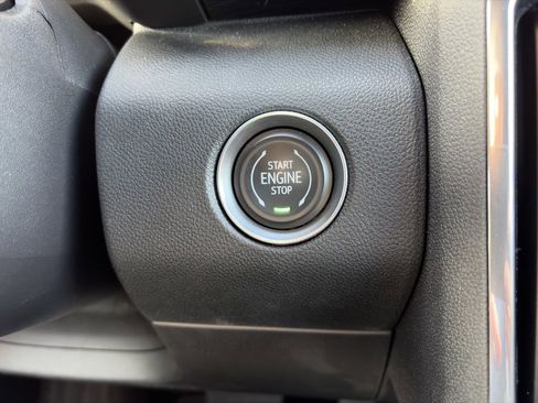 Used 2025 GMC Acadia Elevation image 22