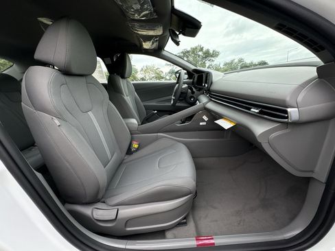 New 2026 Hyundai Elantra SE FWD image 28