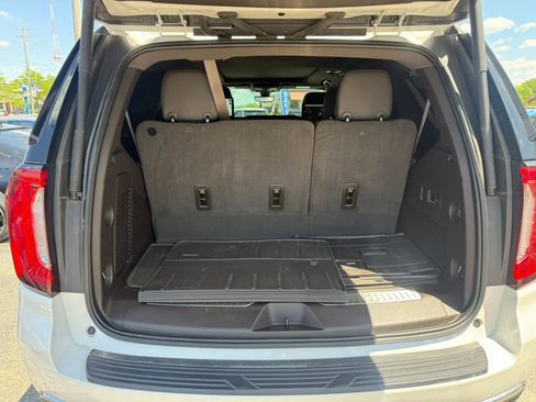 Used 2021 GMC Yukon Denali w/ Denali Ultimate Package AWD/4WD image 23