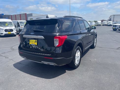 Used 2020 Ford Explorer XLT w/ Equipment Group 202A AWD/4WD image 8