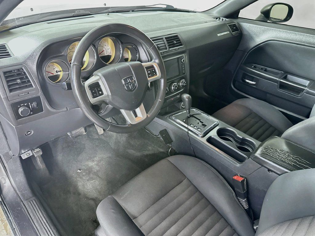 Used 2013 Dodge Challenger SXT RWD image 27