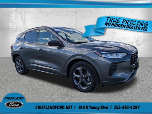Used 2023 Ford Escape ST-Line w/ Tech Pack #1 AWD/4WD image 1