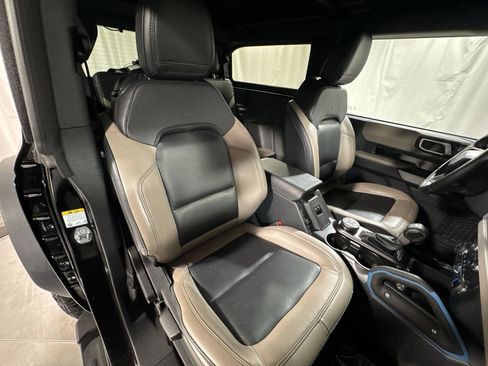 Used 2023 Ford Bronco Wildtrak image 31