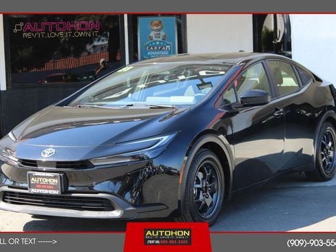Used 2023 Toyota Prius LE FWD image 1