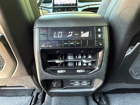 Used 2024 Jeep Grand Cherokee L Limited w/ Trailer Tow Package AWD/4WD image 17