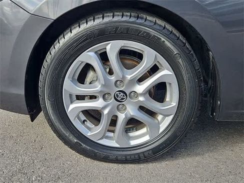 Used 2017 Toyota Yaris iA image 13