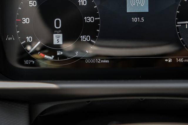 New 2026 Land Rover Discovery Limited Edition AWD/4WD image 27