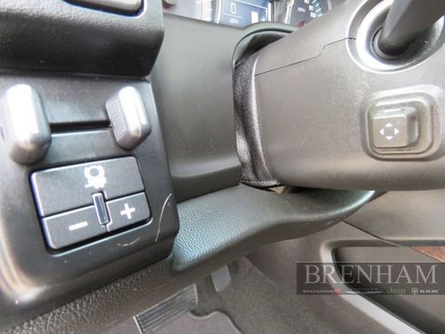 Used 2018 GMC Yukon SLT w/ Premium Edition image 16