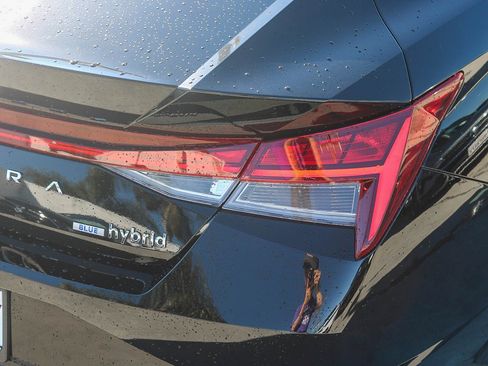 Used 2023 Hyundai Elantra Blue image 10