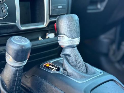 Used 2022 Jeep Gladiator Sport image 14