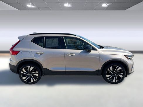 Certified 2023 Volvo XC40 B5 Plus w/ Climate Package AWD/4WD image 8
