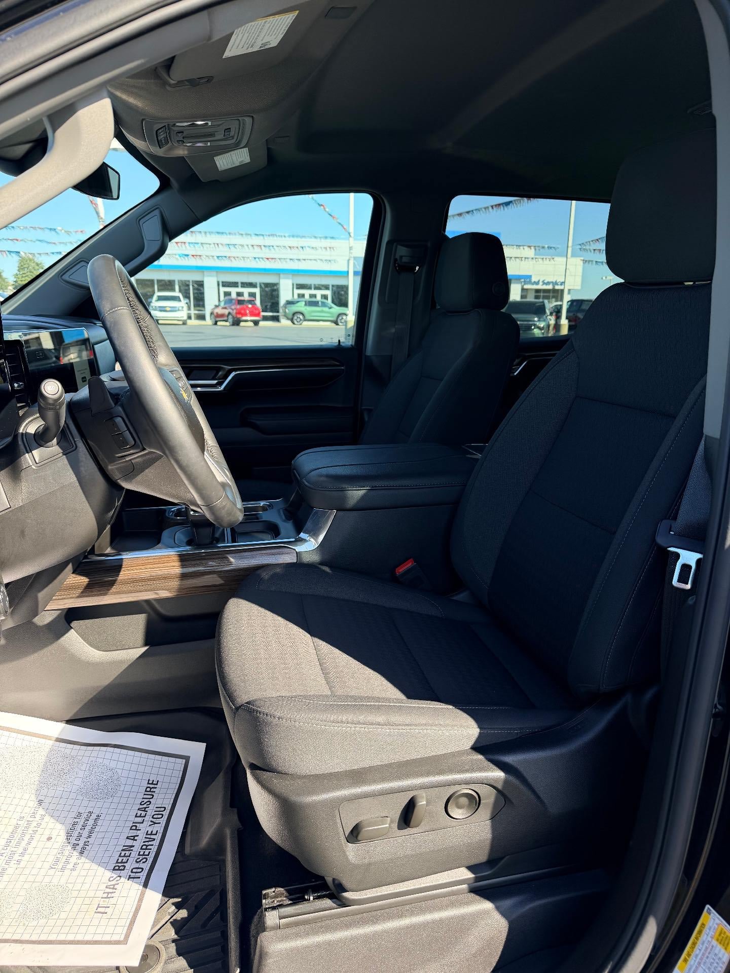 Used 2024 Chevrolet Silverado 1500 LT AWD/4WD image 11