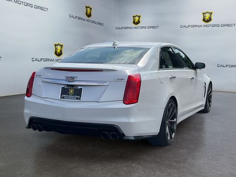 Used 2018 Cadillac CTS V w/ Luxury Package RWD image 5
