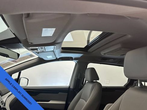 Used 2023 Honda Odyssey Touring image 12