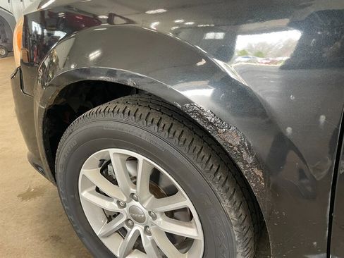 Used 2019 Dodge Grand Caravan SXT image 21