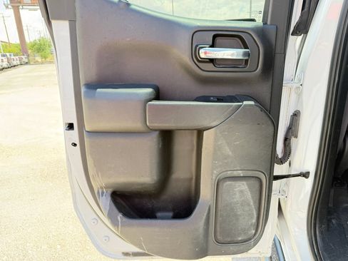 Used 2019 Chevrolet Silverado 1500 Custom Trail Boss w/ Custom Convenience Package AWD/4WD image 23